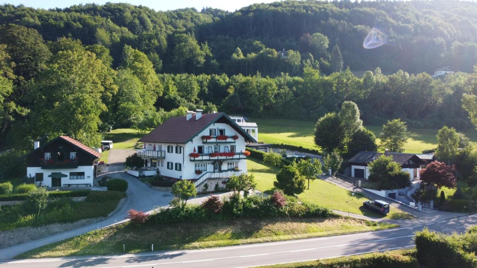 Pension Semler Apartment Mondsee Bagian luar foto